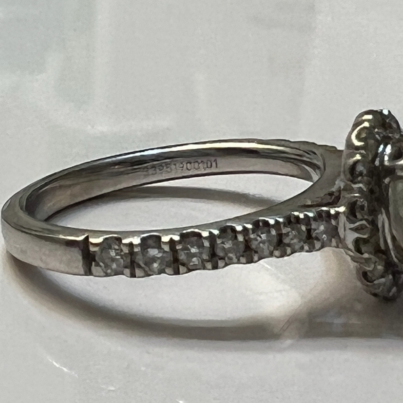 Jared Oval Diamond Halo 14k white gold engagement ring - Picture 11 of 17